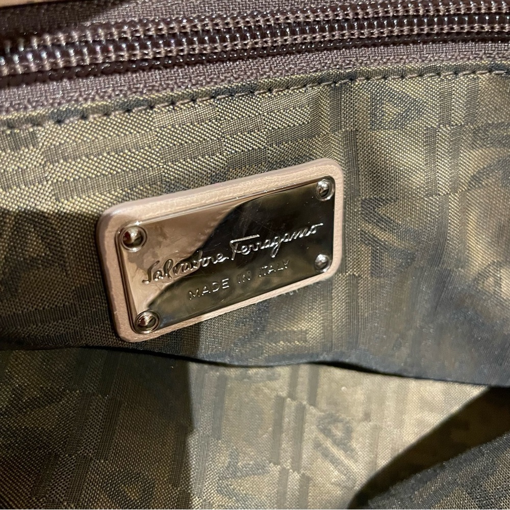 SALVATORE FERRAGAMO Bag!! - Picture 2 of 4